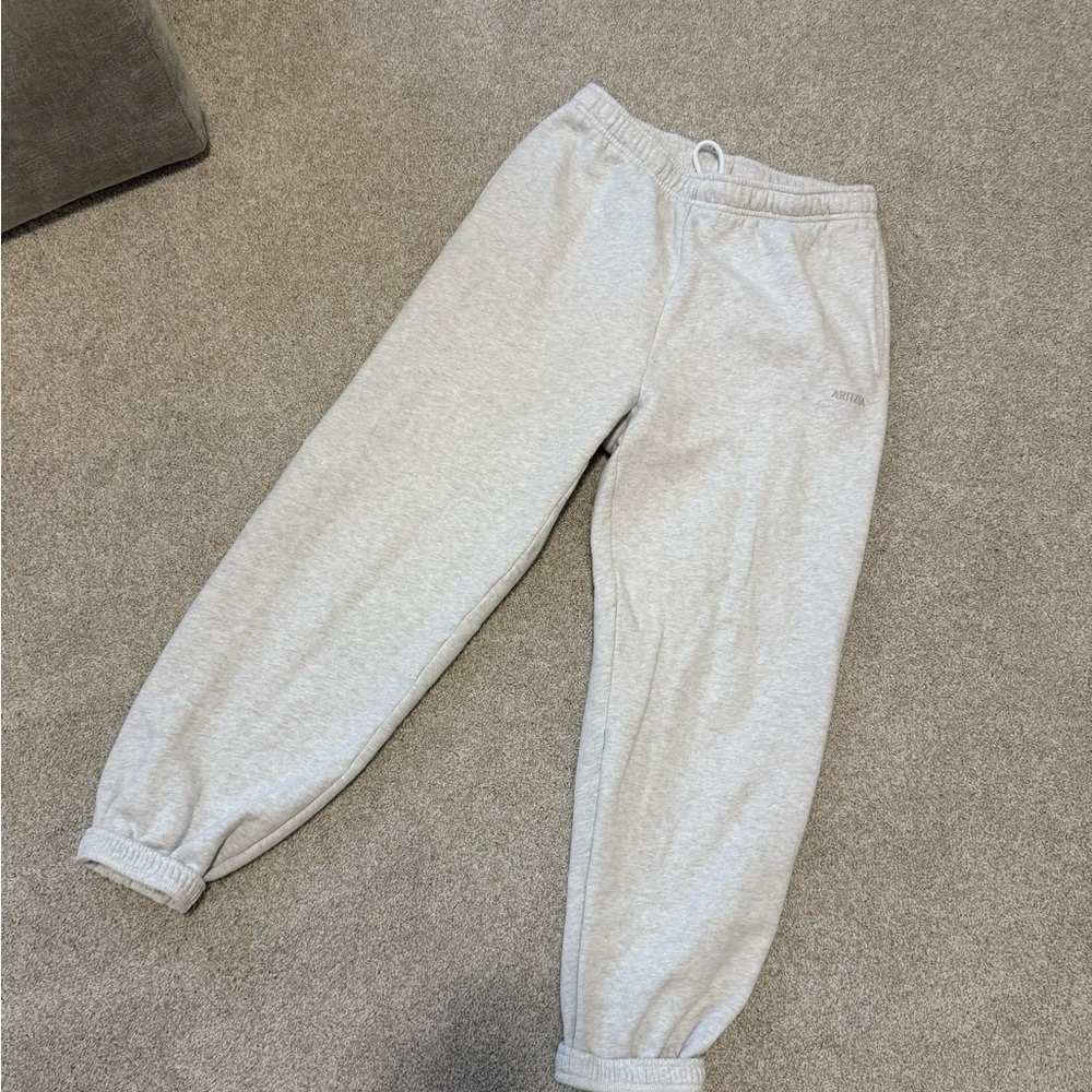 Aritzia Sweatpants